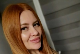 Elena, 40 - Just Me