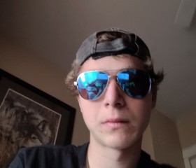 Colyn, 20, Thunder Bay