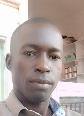 Ayata Emmanuel, 31, Uganda, Kampala