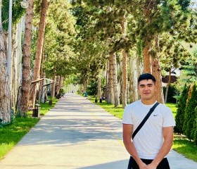 Atabek, 20, Bishkek