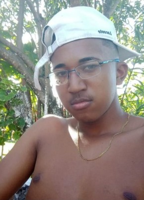 Marcos, 19, República Federativa do Brasil, Salvador