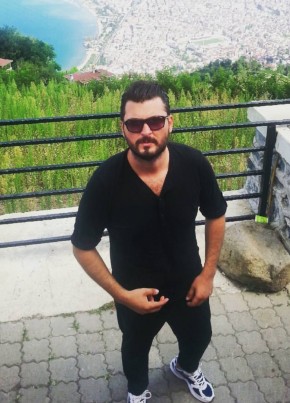 Erkan, 35, Türkiye Cumhuriyeti, İzmir