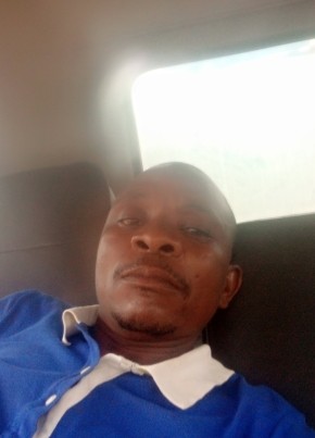 Samuel из Nairobi 43 года