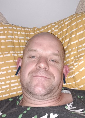 Adam, 44, Republic of Ireland, Nenagh