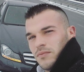 Gazzi, 32, Tirana