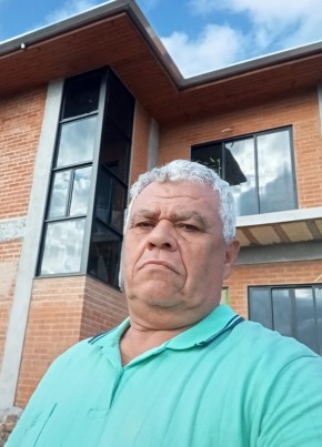 Carlos Eduardo из São José dos Campos 62 года