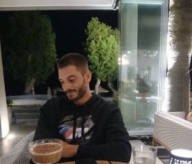 Xristos, 24, Naxos
