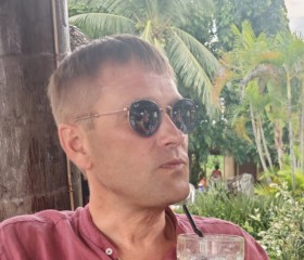 Aleksandr, 35, Hurghada