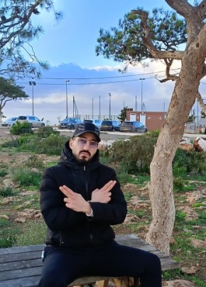Karim из Oran 39 лет
