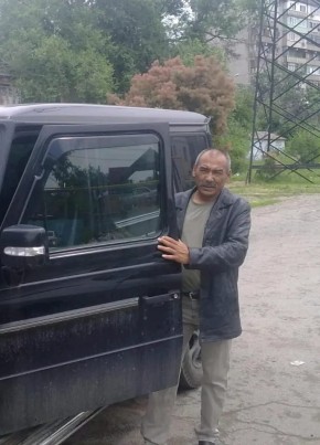 Валерий из Семея 52 года