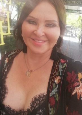 Lola, 47, Australia, Adelaide