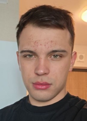 Макс из Югорска 20 лет