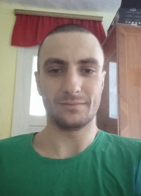 Adrian, 30, Romania, București