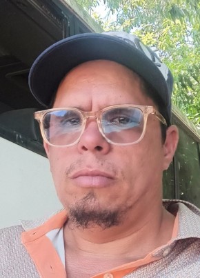 Francisco из Santiago de los Caballeros 42 года