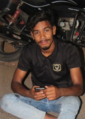 Junaid, 18, India, Chatra