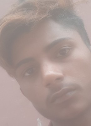 Ameer, 18, India, Delhi