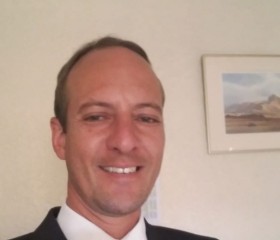 Sean, 47, George