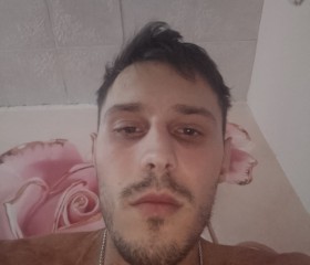 Aleksey Makhnev, 24, Kamensk-Uralskiy