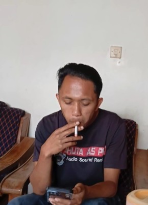 Sam из Trenggalek 26 лет