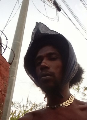 White из Tunapuna 37 лет