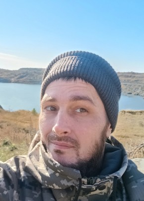 Кирилл из Еманжелинския 38 лет