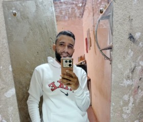 Richell, 32, Carora