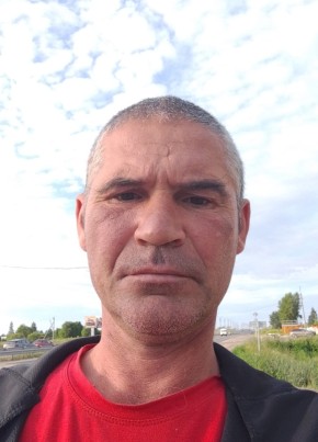 Иван Денисов из Череповеца 47 лет