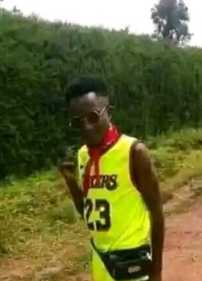 Trevis из Nairobi 28 лет