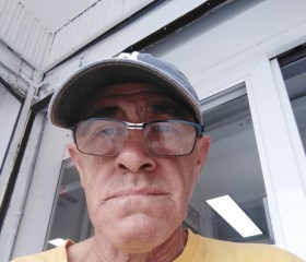 Carlos, 60, Medellin