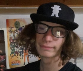 Dom, 23, Gillette