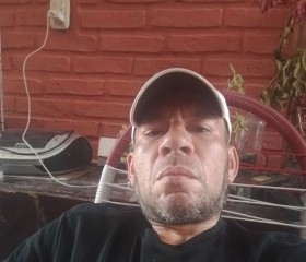 Daniel, 40, Santa Cruz de la Sierra