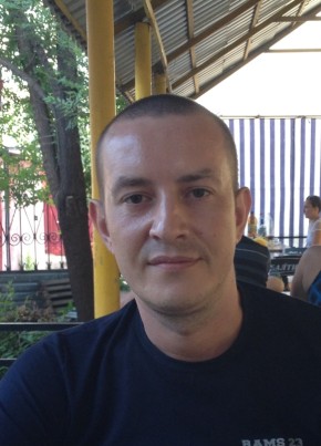 Иван, 37, Россия, Безенчук