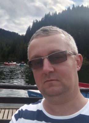 Răzvan, 39, Romania, București