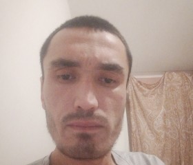 Makhsudzhon, 19, Moscow