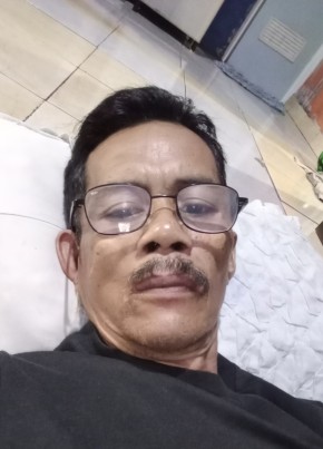 Edi, 18, Indonesia, Djakarta