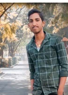 Hari, 19, India, Kannur