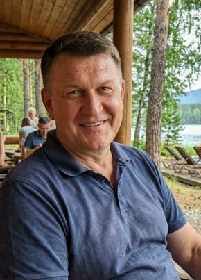 Максим из Братска 48 лет