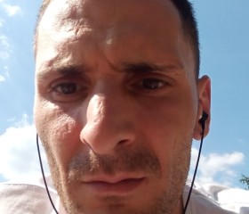 Salvatore, 32, Florence