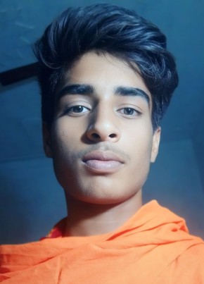 Pradip ch, 18, India, Mungeli