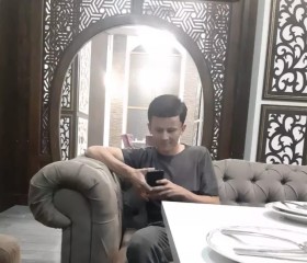 Manuchehr, 19, Yekaterinburg