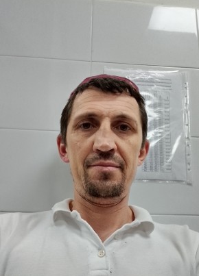 Денис из Сочи 44 года