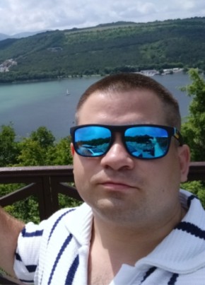 Дмитрий 24 года из Васюринскаи 24 года