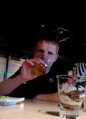 Денис из Екатеринбурга 41 год