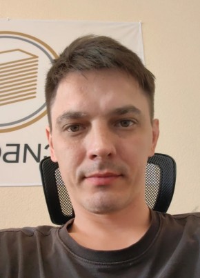 Анатолий из Красноярска 32 года