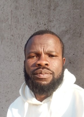 Young Junior, 39, Namibia, Oshakati