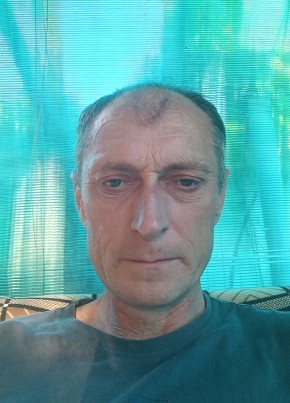 Дмитрий из Калининска 49 лет