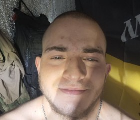 Ivan, 22, Tirana
