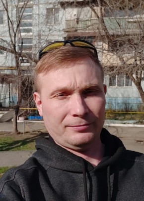 Максим из Астрахани 43 года