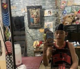 Julian, 18, Malolos