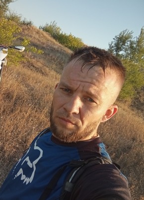 На приколе)) из Светлограда 36 лет